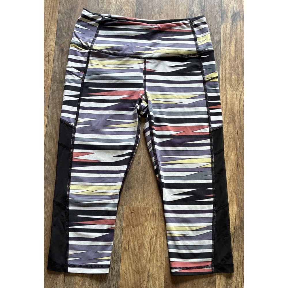 Victoria's Secret Sport Knockout Cropped Leggings Abstract Ikat Striped Print S